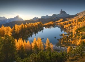 Workshopa-autunno-nelle-Dolomiti-Ottobre-workshop-di-fotografia-paesaggistica-lago